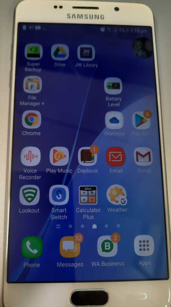 Screen of my Samsung phone which shows a light on the right hand menu area - but no light on the left hand menu area which is now broken